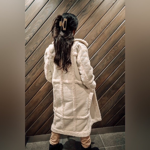 LIMITED EDITION VEGAN LEATHER & SHEARLING MANIÈRE DE VOIR - Picture 11 of 13